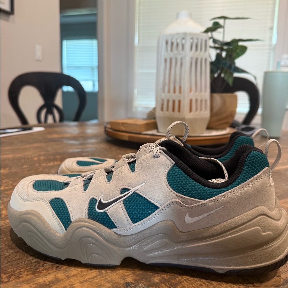 Men’s Nike Teal & White Athletic Sneakers